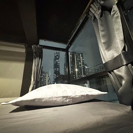 Stay At Pan Hostel Bangkok Bagian luar foto