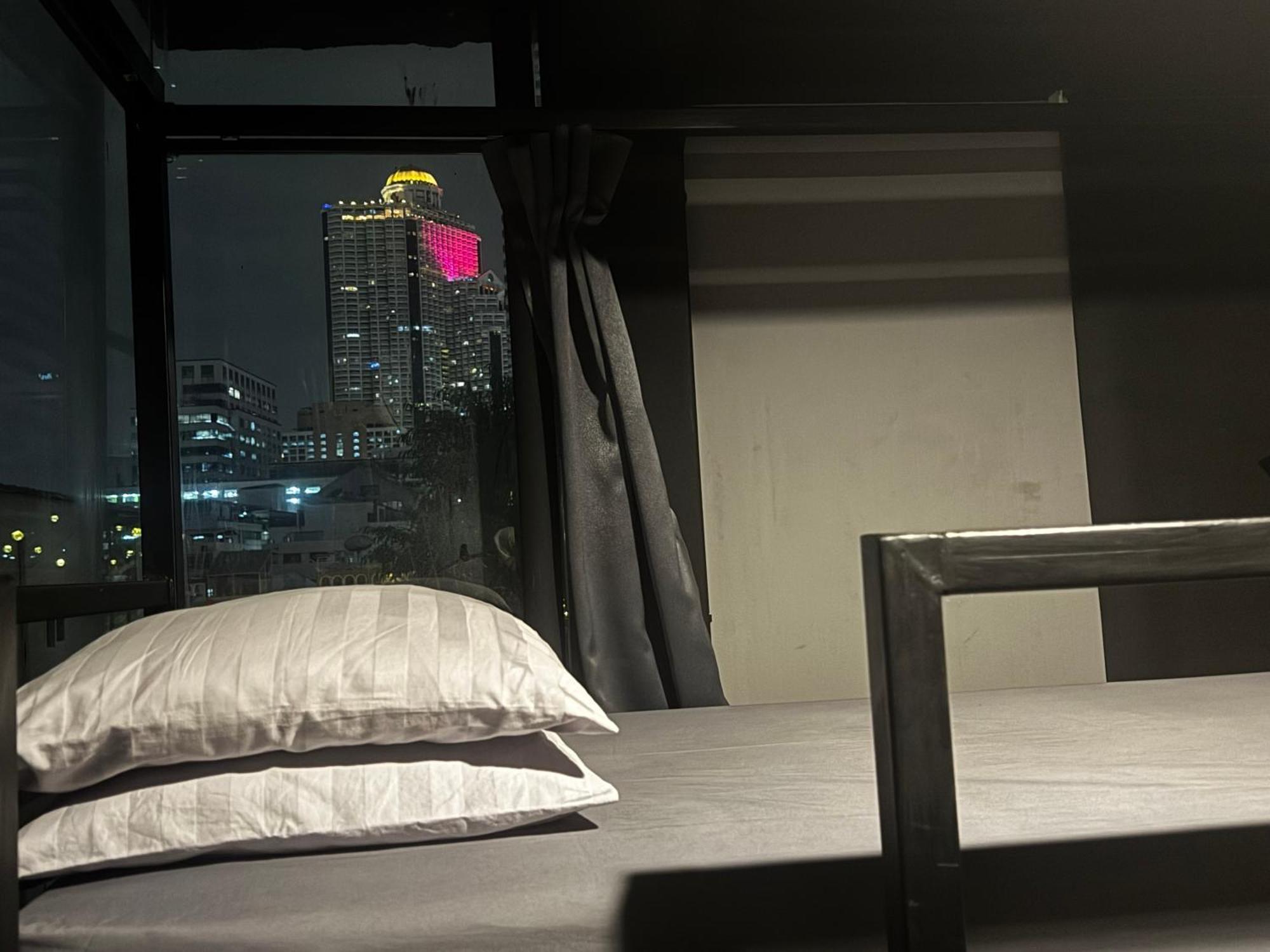 Stay At Pan Hostel Bangkok Bagian luar foto