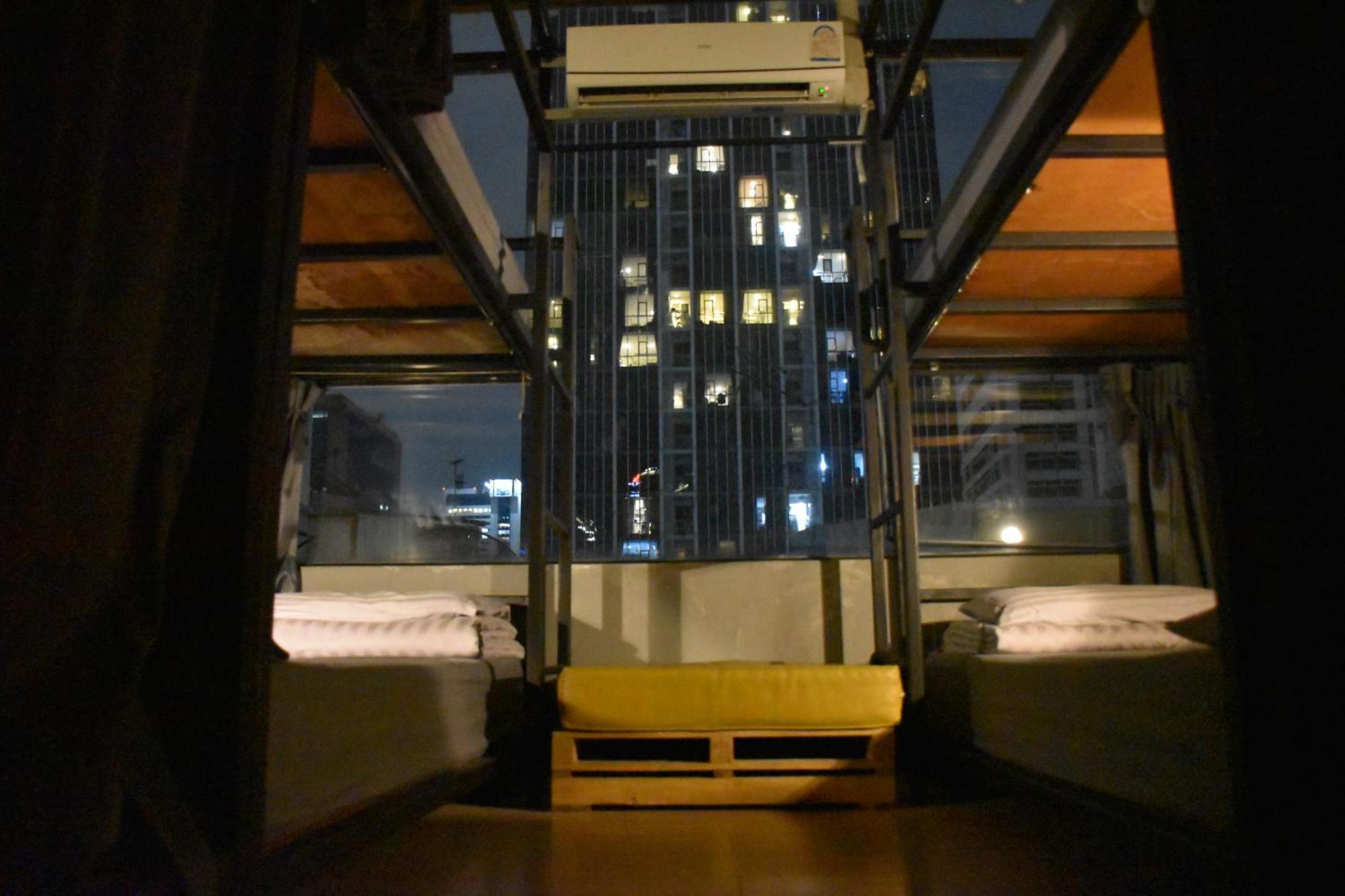 Stay At Pan Hostel Bangkok Bagian luar foto
