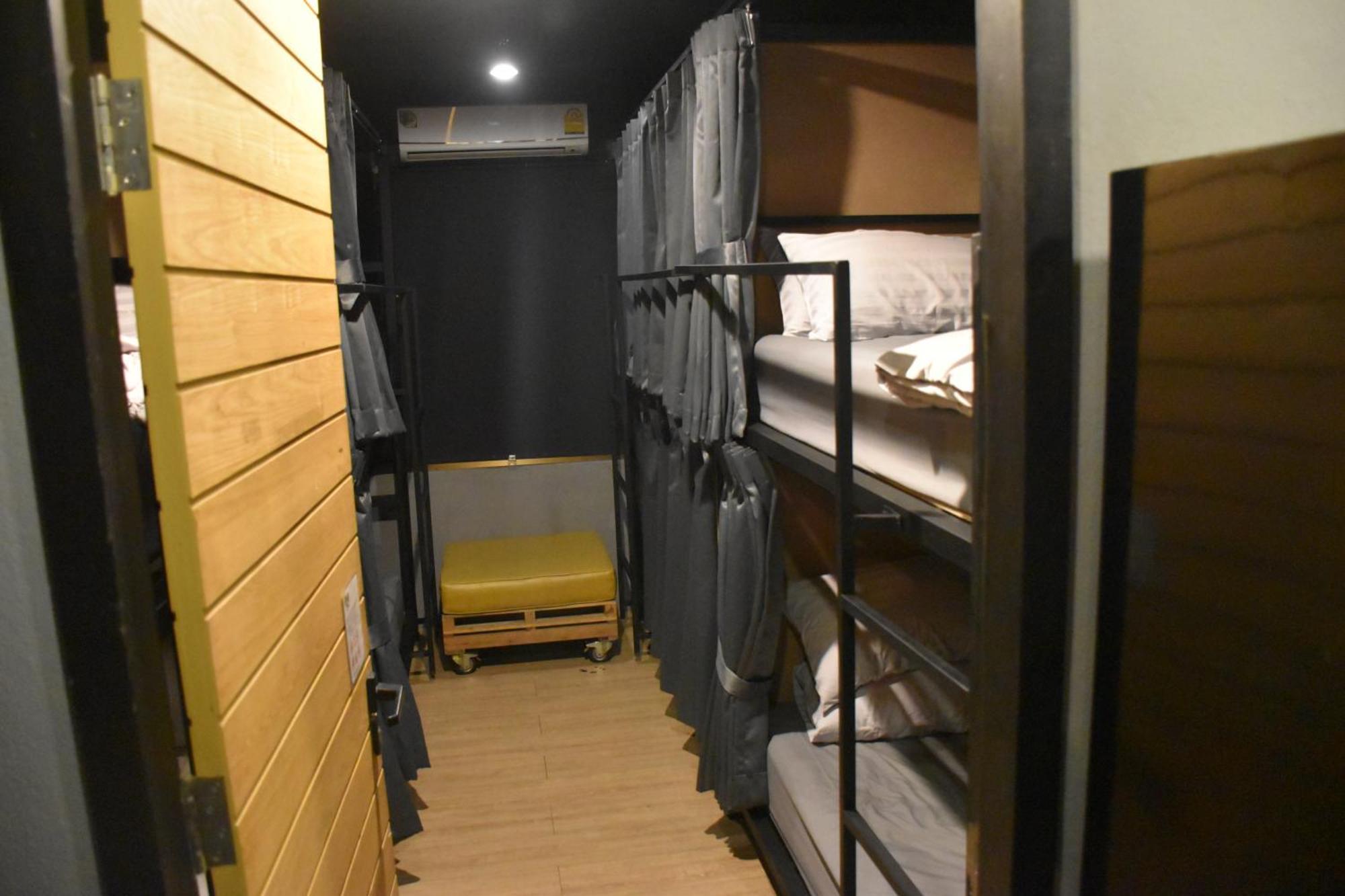 Stay At Pan Hostel Bangkok Bagian luar foto