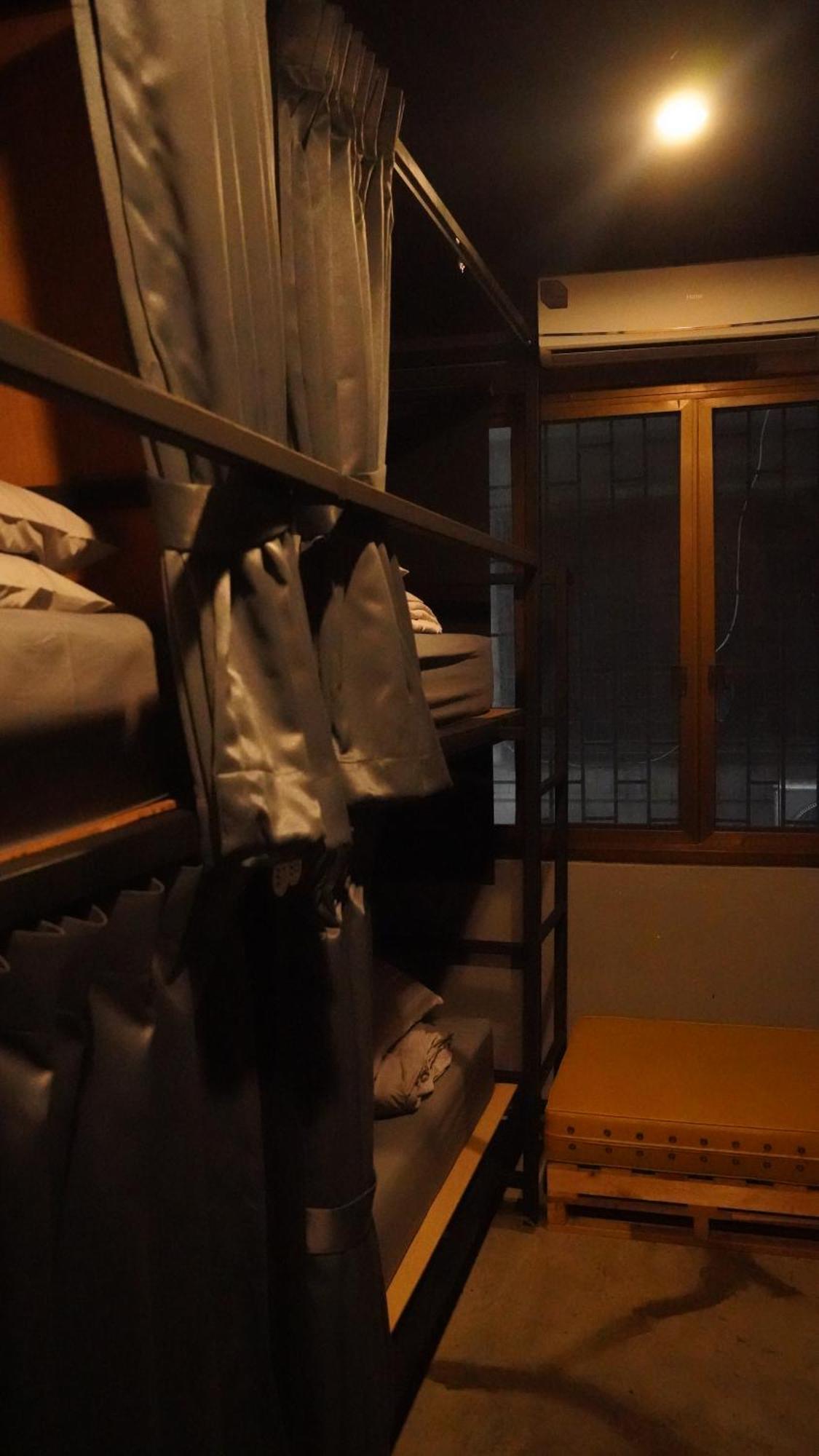 Stay At Pan Hostel Bangkok Bagian luar foto