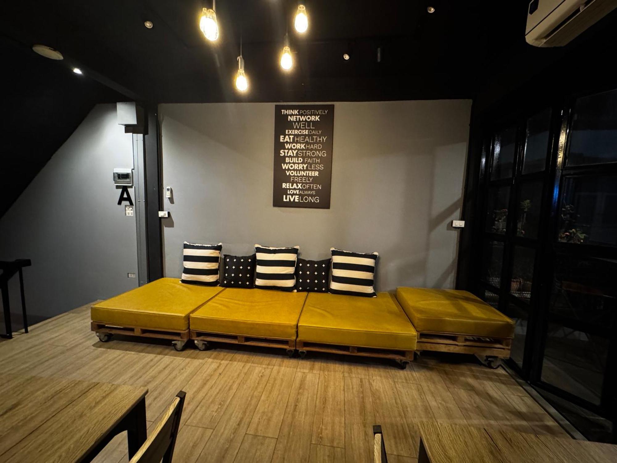 Stay At Pan Hostel Bangkok Bagian luar foto